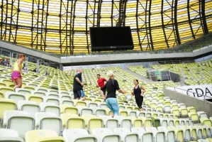 Zmierz się ze schodami stadionu w Letnicy