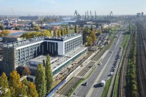 Nowe biurowce w starych budynkach
