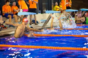 Triathloniści rywalizowali pod dachem