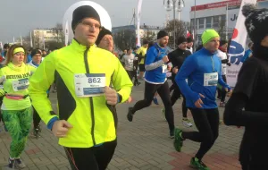 Tysiące biegaczy uczciło 90. urodziny Gdyni