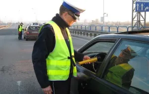 Pijany kierowca proponował policjantowi... 100 tys. zł łapówki