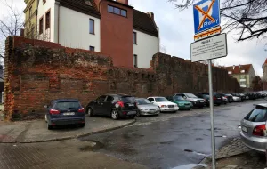 Koniec z darmowym parkowaniem przy Hali Targowej w Gdańsku