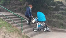 Sopot: schody nie dla matki z wózkiem