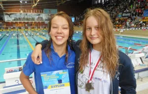 8 medali młodych pływaków