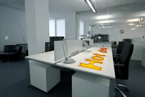 Gorące biurka - pomysł na miejsca pracy