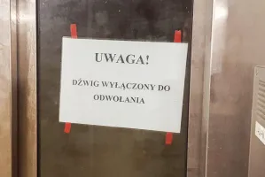 Cztery miesiące bez wind w przejściu pod Słowackiego