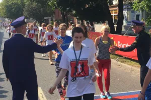 Ponad 200 osób chodziło z listonoszami w Gdańsku