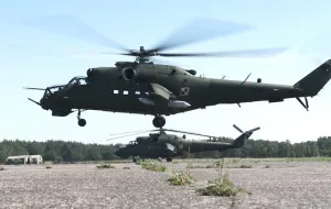 Zobacz "latające czołgi", czyli Mi-24 na poligonie