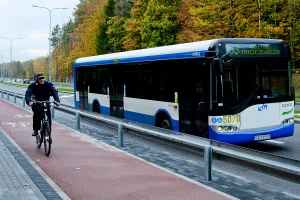 Rowerzystka: kierowca autobusu chciał mnie uderzyć
