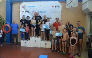 Pływanie rodzinne i korespondencyjne mistrzostwa w Sopocie