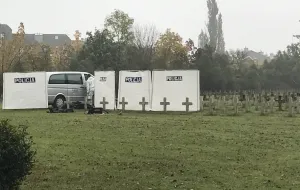 Zniszczono grób na Wojskowym Cmentarzu Francuskim