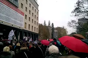Czarny Protest przed siedzibą Solidarności