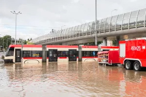 ZKM sam naprawi podtopione tramwaje