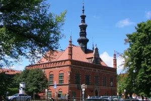 Scena Ratusza wypełniona osobowościami