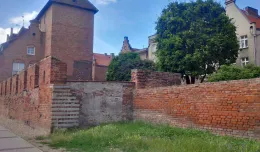 Średniowieczne mury obronne są odnawiane