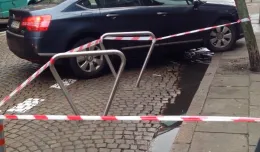 Stojaki na ulicy, żeby rowerzyści zjechali z chodnika