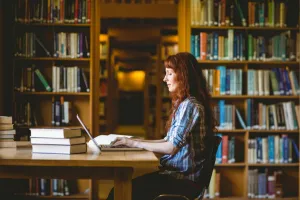 Finansowanie studiów pracownika a urlop szkoleniowy