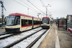 Tramwaje ślimaczą się po zmianach w centrum
