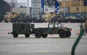 Sprzęt wojskowy NATO w terminalu DCT