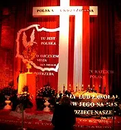 Prałat krzyżuje Polskę
