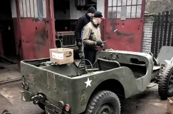 Odbudowuje auta z II wojny światowej