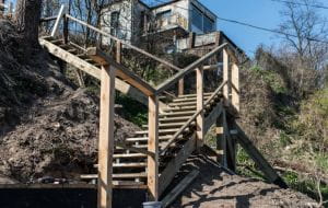Prowizoryczne schody na bulwar na Oksywiu do końca kwietnia