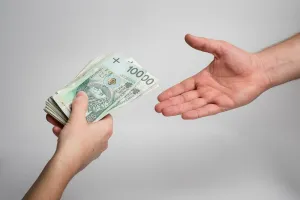 Wypłata na konto i pomysł na zmiany w L4