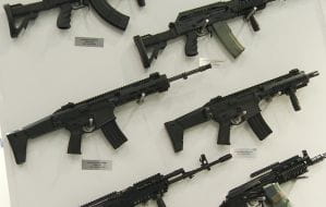 Broń na targach dla policji i formacji bezpieczeństwa