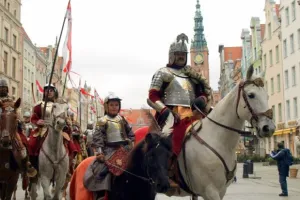 Bilet do kina dla przebranych w Paradzie Niepodległości