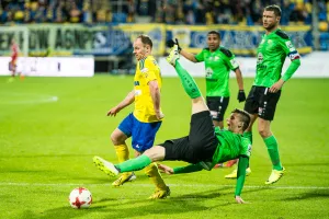 Kłopoty napastnika Arki przed Wisłą