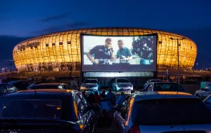 Kino samochodowe oblegane przez widzów. Ryan Gosling ściągnął tłumy pod gdański stadion