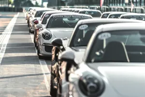 Wyjedź na tor wyścigowy z Porsche