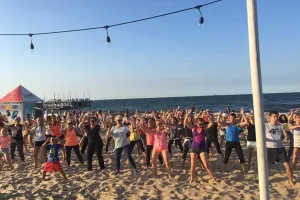 Spróbuj zumby boso w wersji plażowej