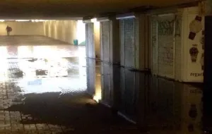 Dlaczego tunele pod stacjami SKM są zalewane?