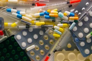 Antybiotyki przestają działać. Trójmiejscy naukowcy mają na to sposób