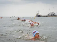 Najszybsze pływanie dookoła molo w Sopocie