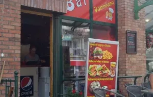 Pobito pracownika baru z kebabem