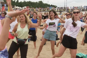 Zumba opanowała plażę w Brzeźnie