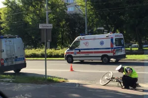 Potrąciła rowerzystę, uciekła i... wróciła