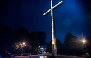 Będzie nowa iluminacja krzyża na Kamiennej Górze