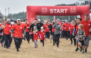 3,5 tys. biegaczy na plaży w Brzeźnie