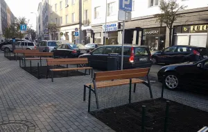 Gdynia: ławki ograniczyły samowolę parkingową na Abrahama