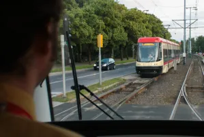 Cały dzień na szynach. Tak pracują motorniczowie
