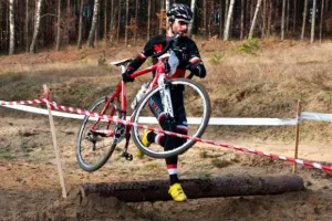 Rozgrzej się na sportowo w niedzielnym przełaju