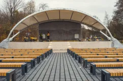 Park Oruński piękny nocą i za dnia