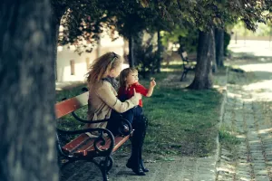 Niania z umową o pracę. Podpisz ją już teraz, a rząd opłaci składki