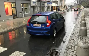 Gdynia ogranicza parkowanie na chodnikach