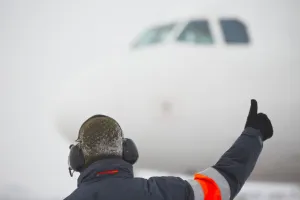 Kiedy pracodawca musi zapewnić ciepły posiłek i odzież ochronną?