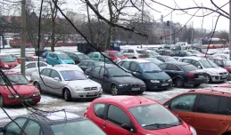 Kłopot z parkowaniem przy urzędach