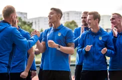 "Klatka" zamiast trawy. Kłopoty Arki Gdynia z treningami. Tadeusz Socha: Pewnych rzeczy nie przyswoimy